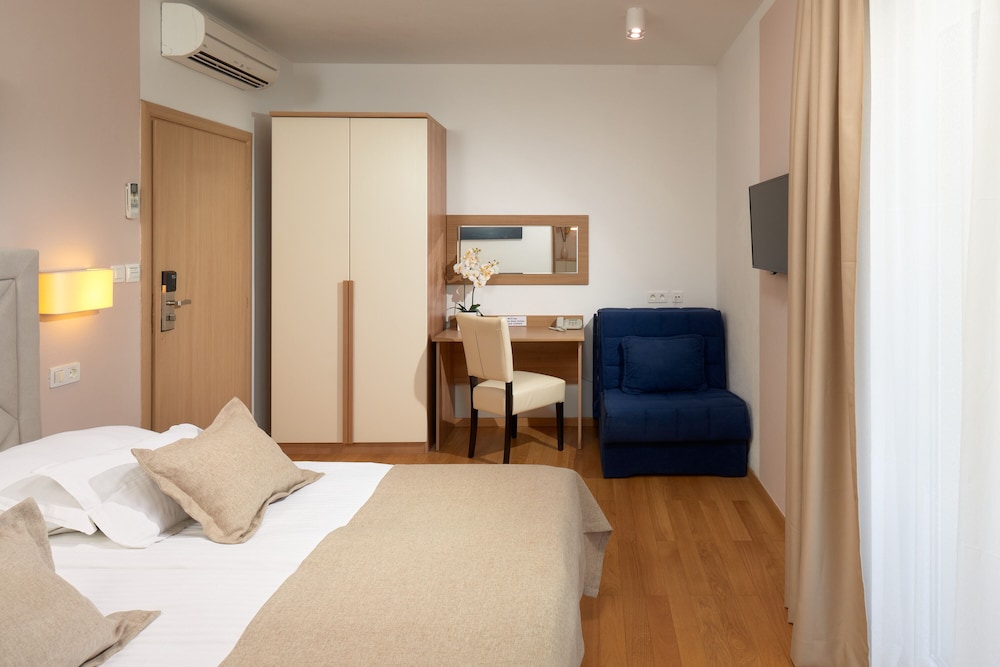 Hotel Fortuna 7/50