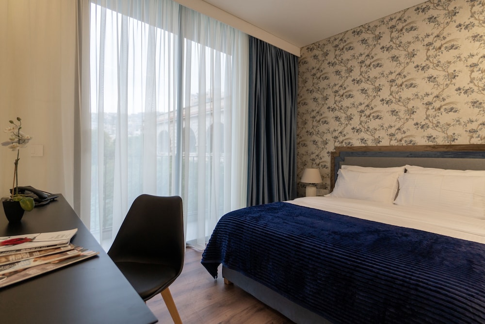 Votre Hotel 25/68