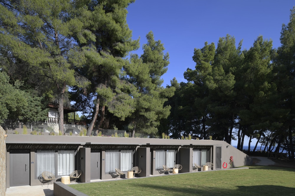 Amantes Villas And Suites 42/50
