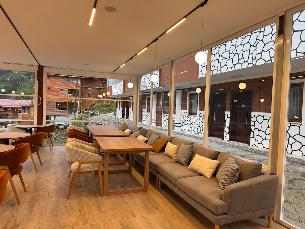 Ozbek Suit Otel 34/58