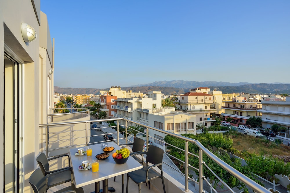 Elia Residences 4/59