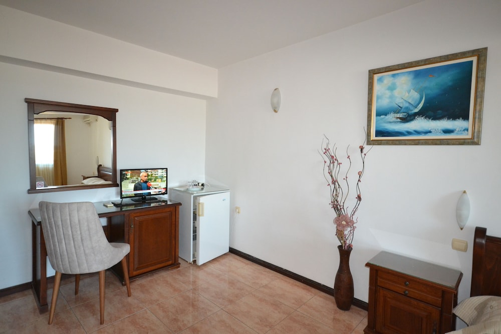 Hotel More 5/50