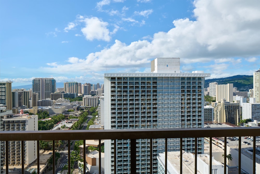 Hyatt Regency Waikiki Beach Resort and Spa 1/50