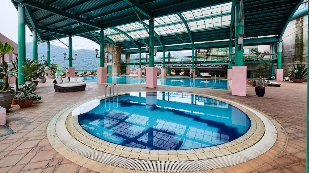 Howard Lake Resort Shihmen Dam 33/66