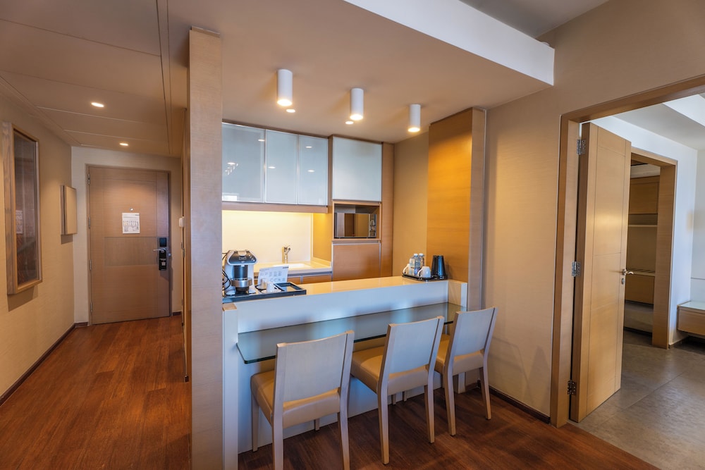 Saifi Suites 33/71