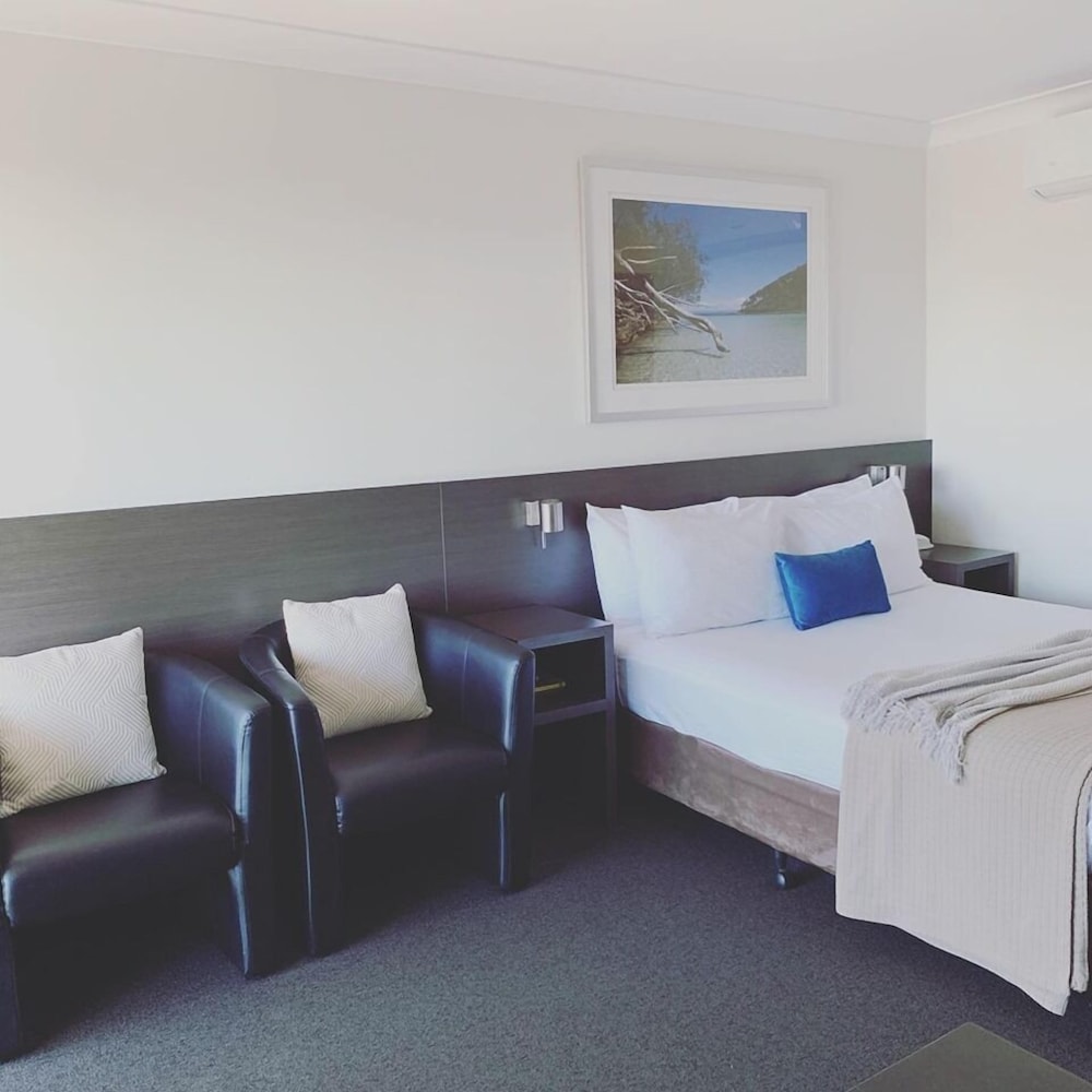 JERVIS BAY MOTEL 38/71