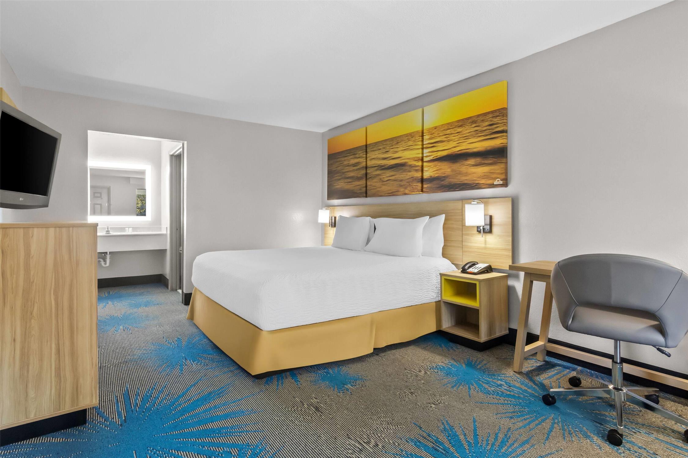 Days Inn by Wyndham Ocean Springs 17/32