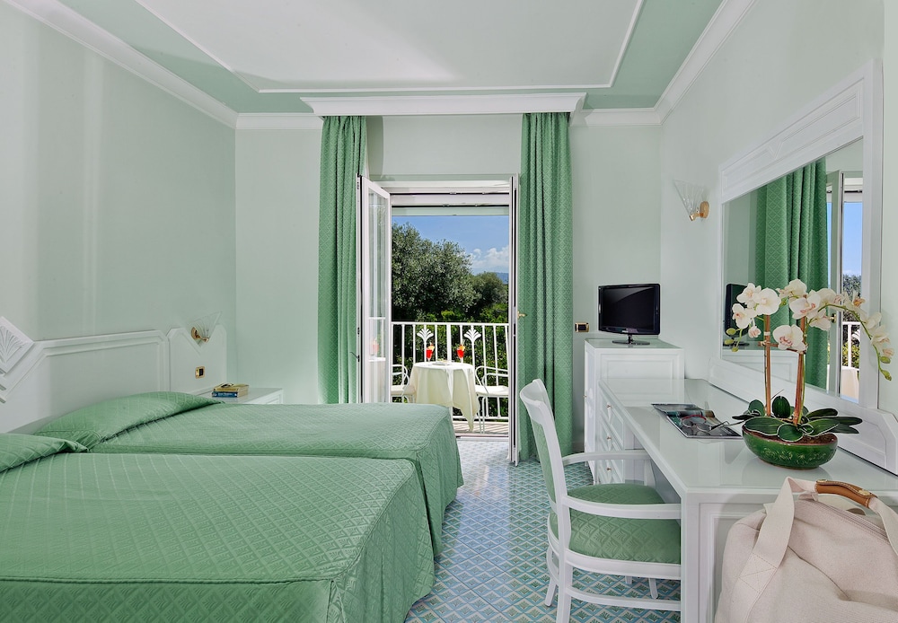 Grand Hotel Riviera 17/50