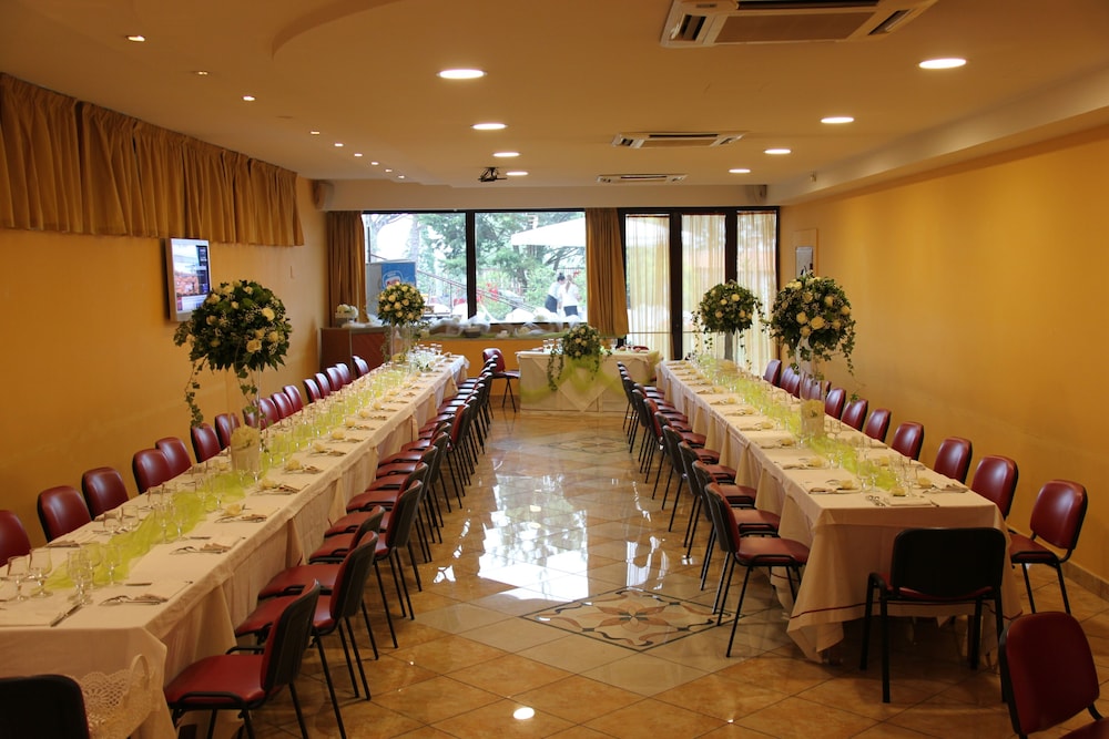 Ranch Palace Hotel 47/63