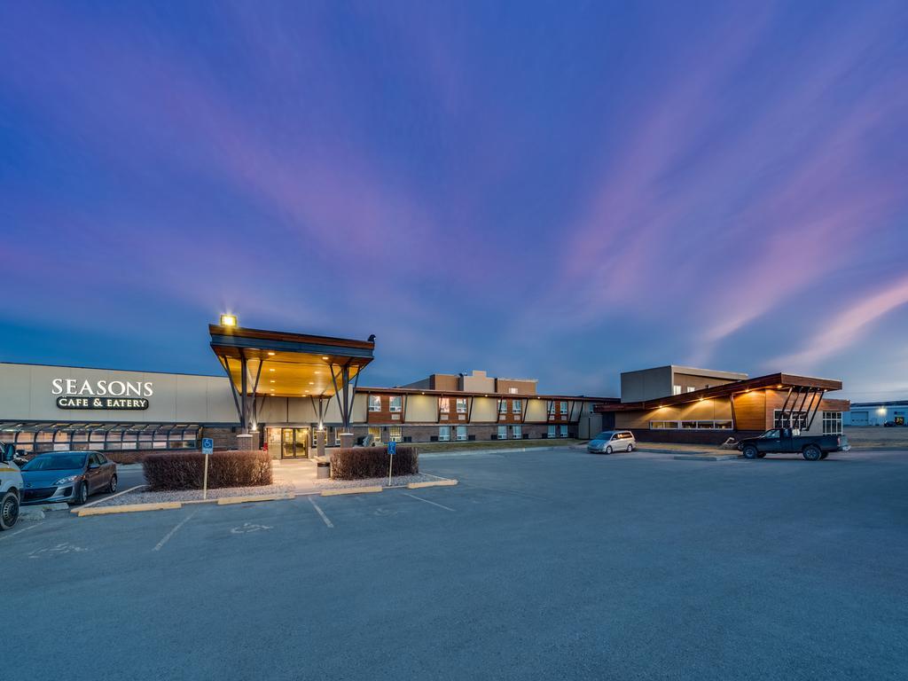 Heritage Inn Hotel & Convention Centre 2/24