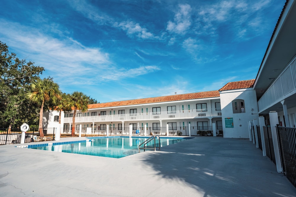 Travelodge by Wyndham Orlando Lake Buena Vista South 30/33