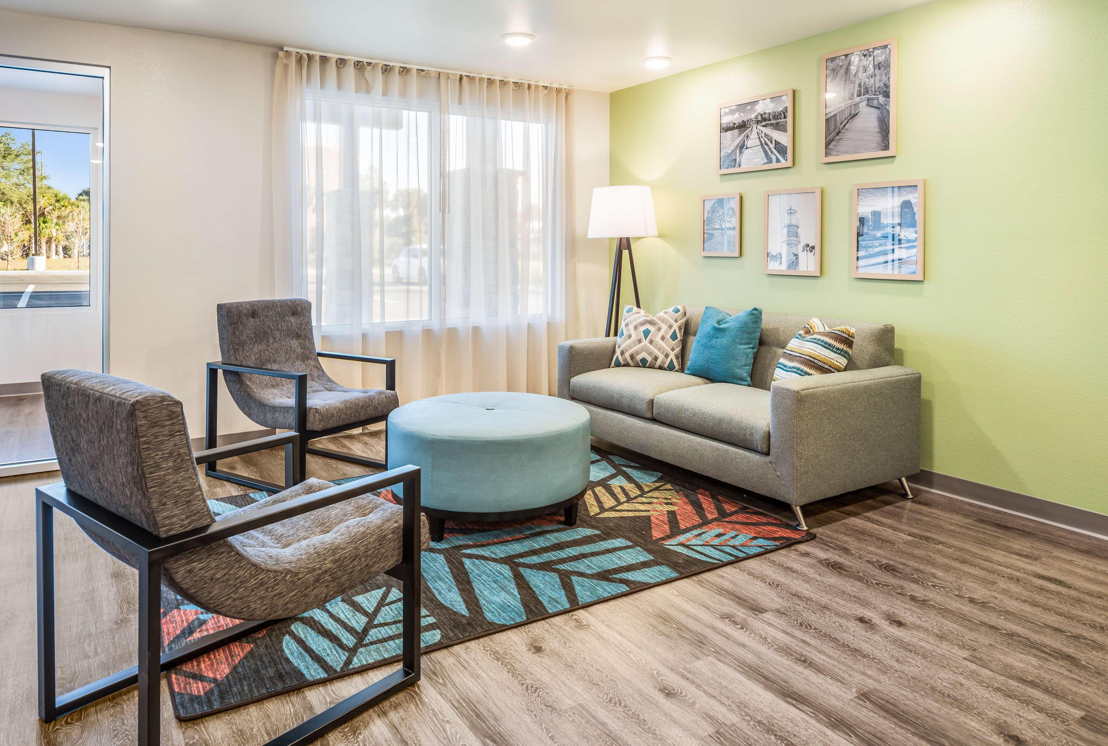 WoodSpring Suites Orlando Kissimmee Maingate 32/43