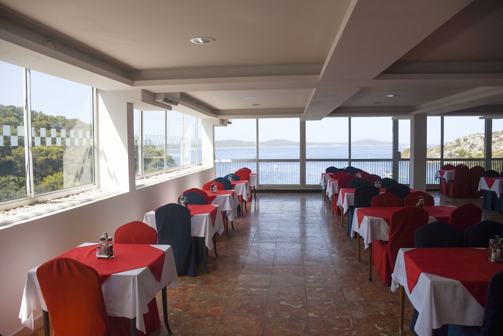 Sirena Resort Hvar 31/52