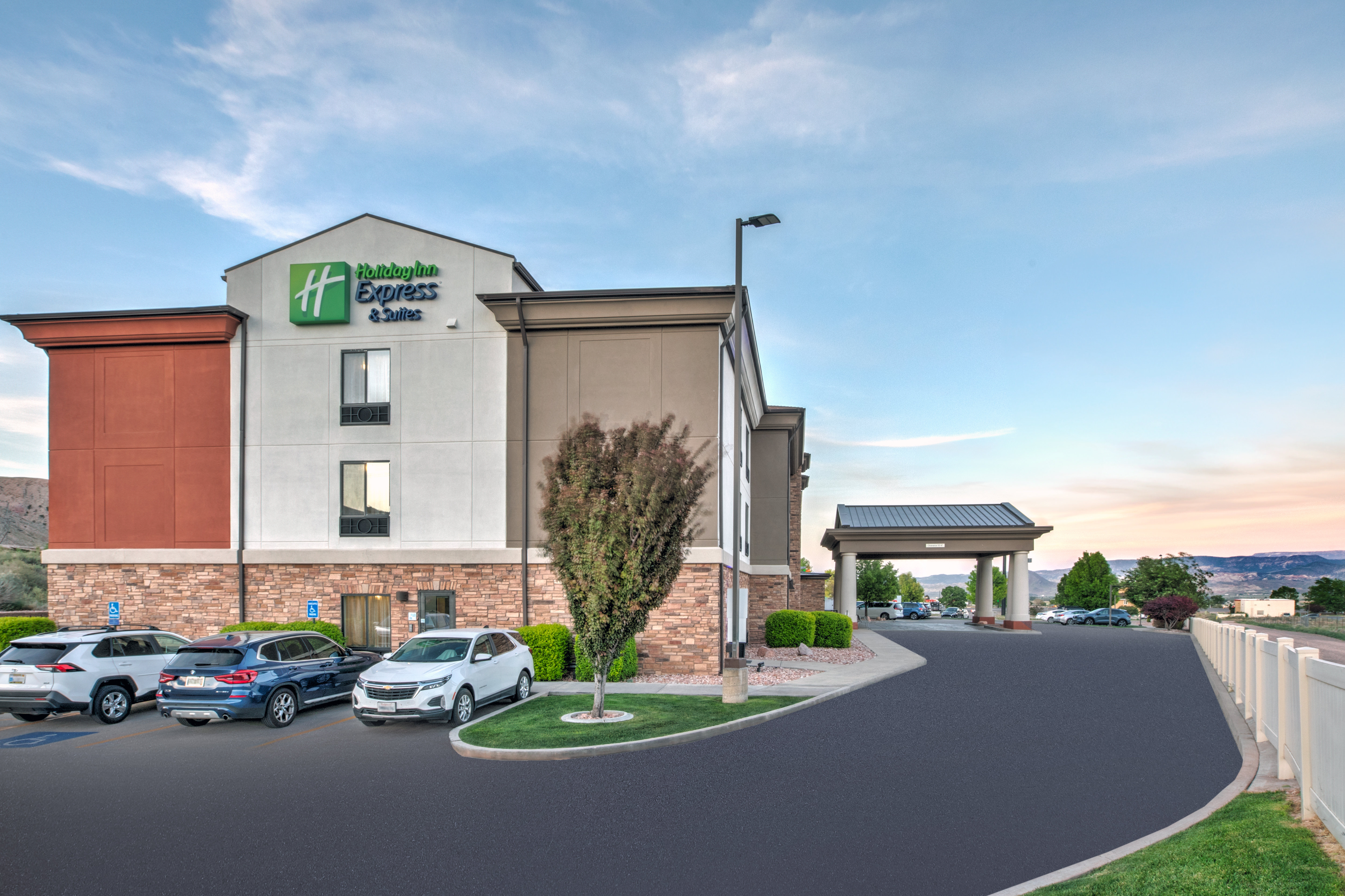 Holiday Inn Express Hotel Suites Richfield 9/62