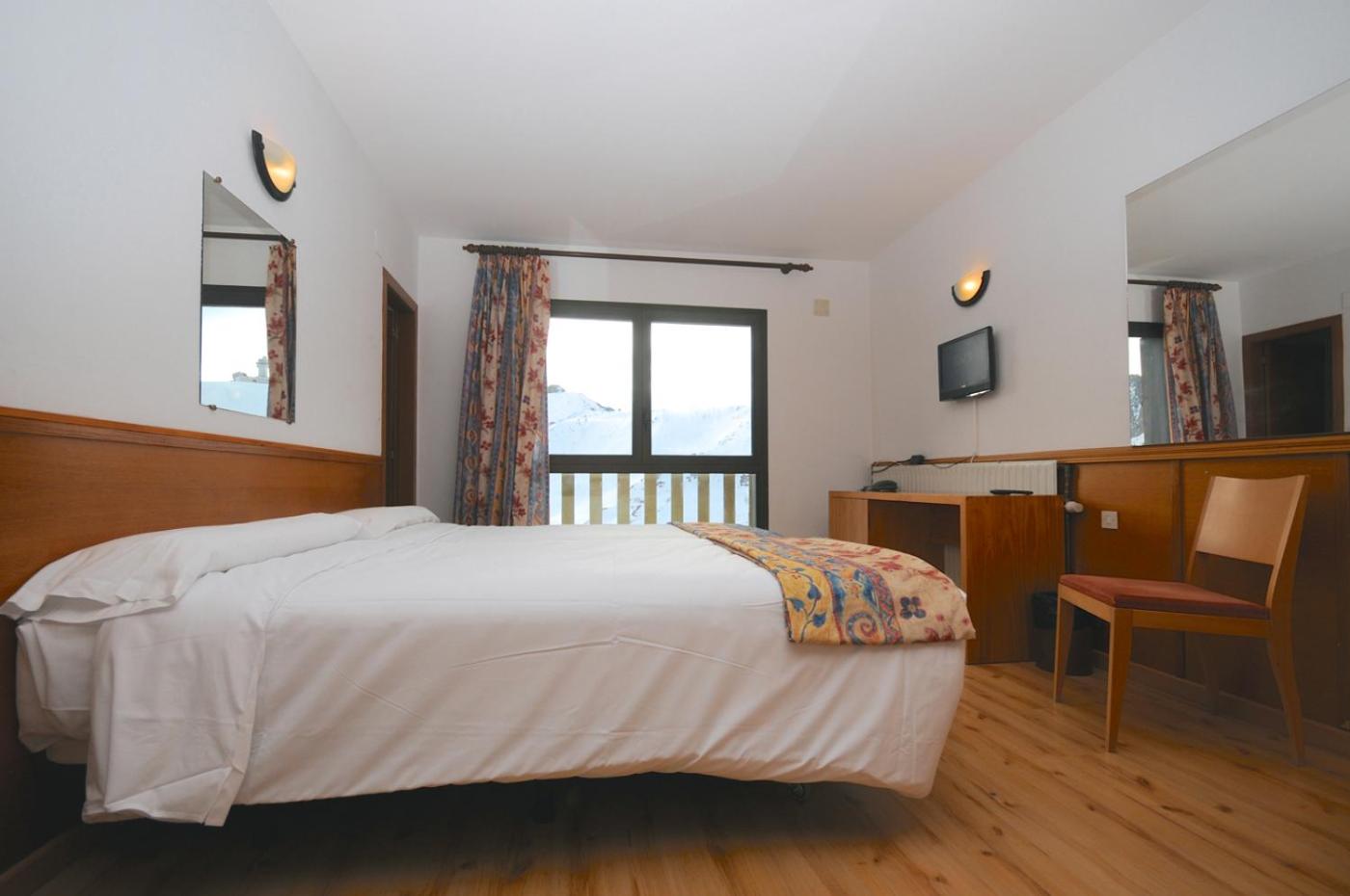 Room, Quadruple