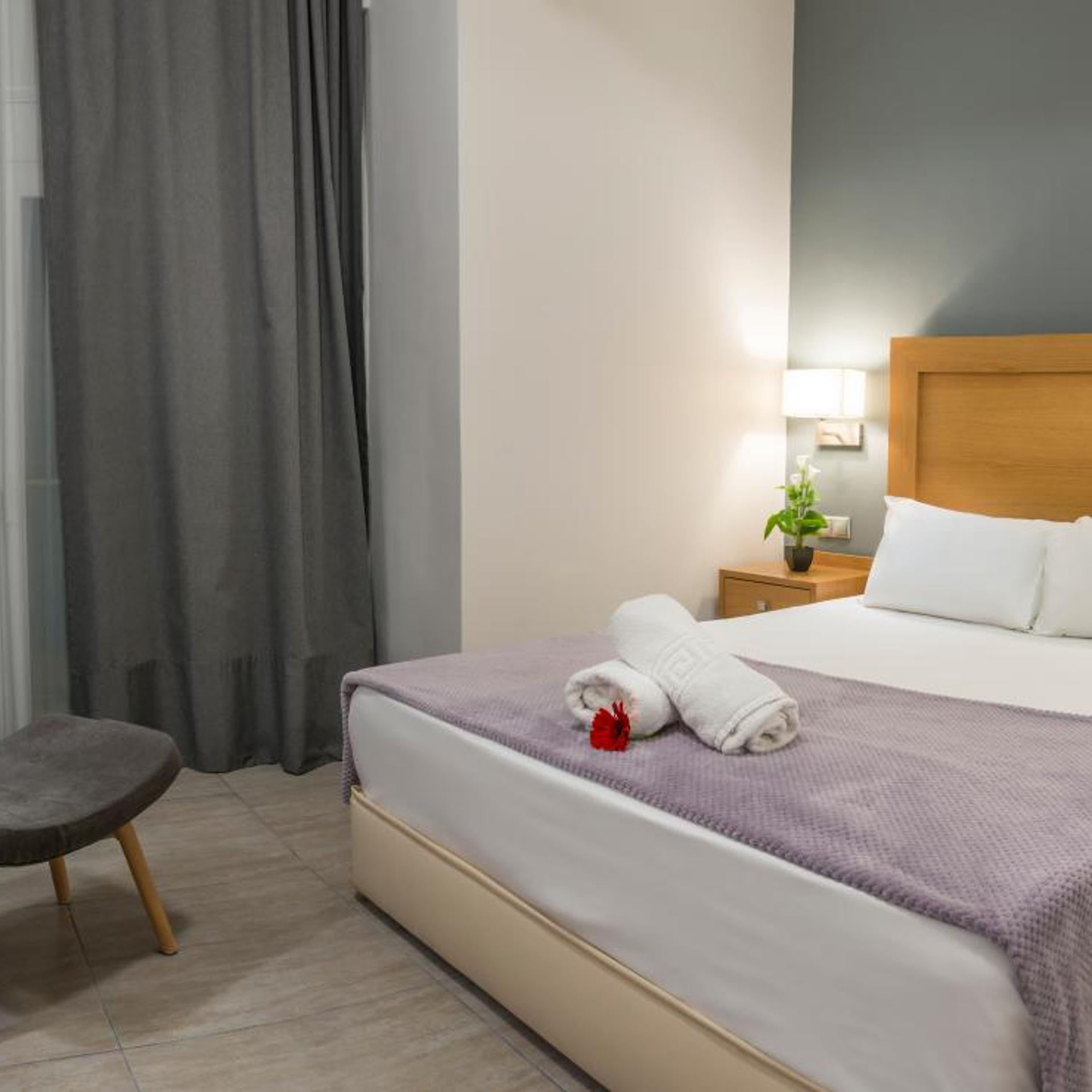 Room, Double or Twin Bed