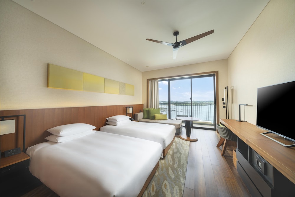 Room, Twin Beds, Lagoon View