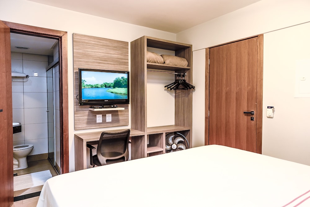 ECONOMY, DOUBLE OR TWIN BED