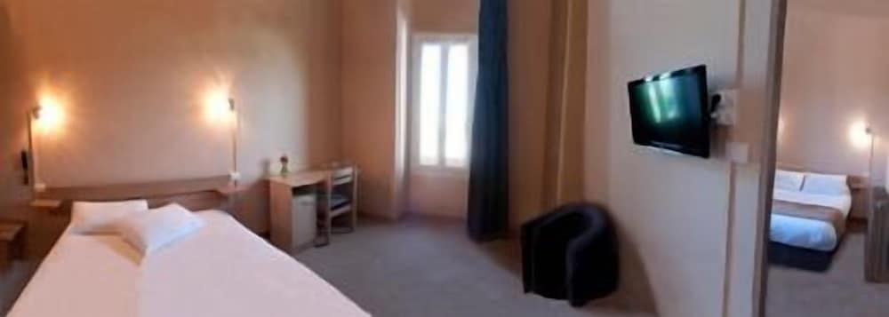 Hotel Des Pyrenees 6/37