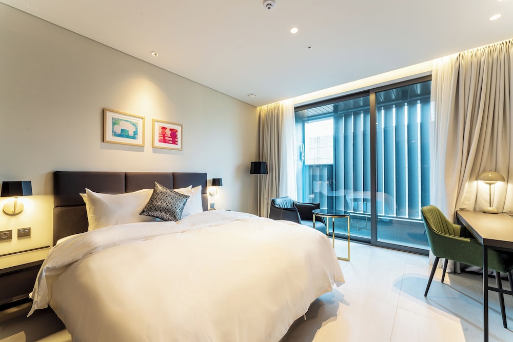 Deluxe, King Bed, Balcony