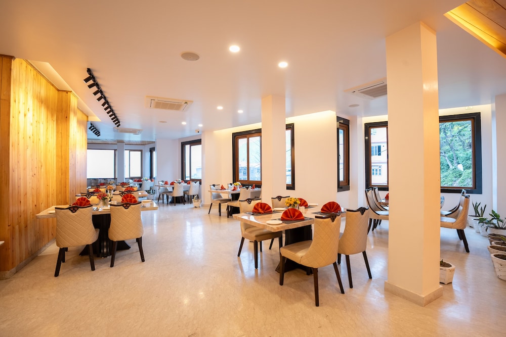 Summit Grand Resort & Spa Gangtok 15/18