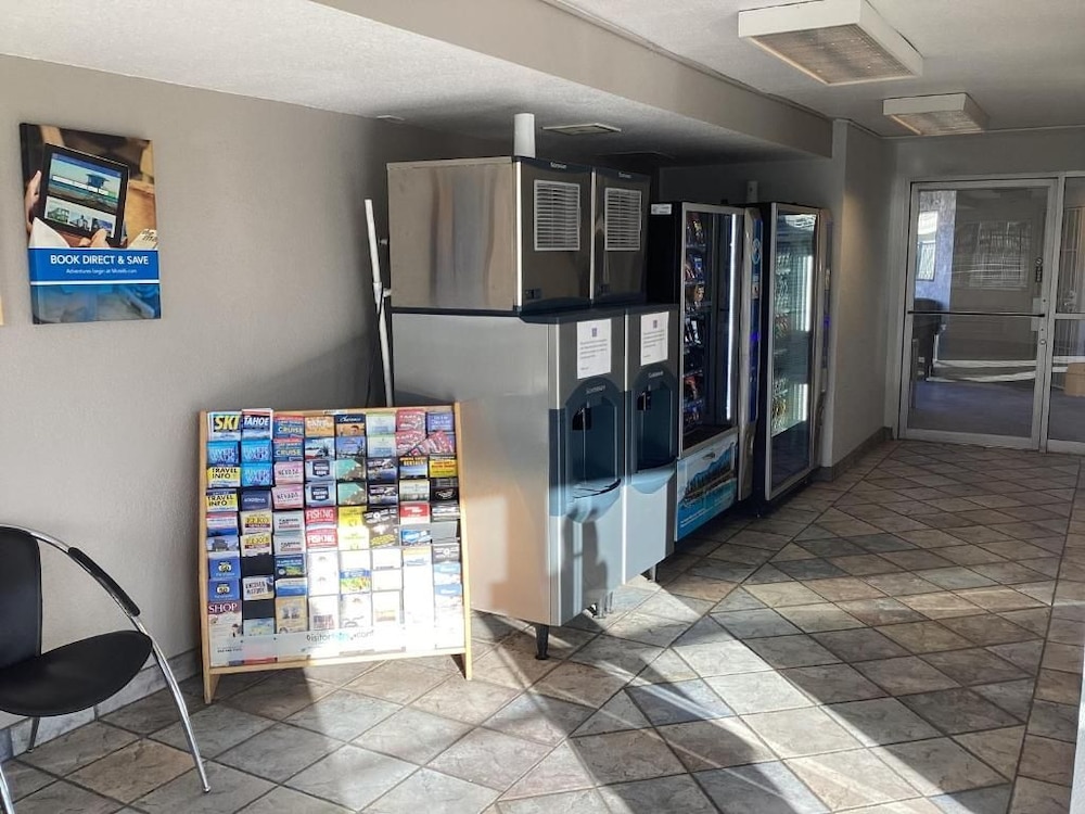 Motel6 Reno, NV - Livestock 16/42