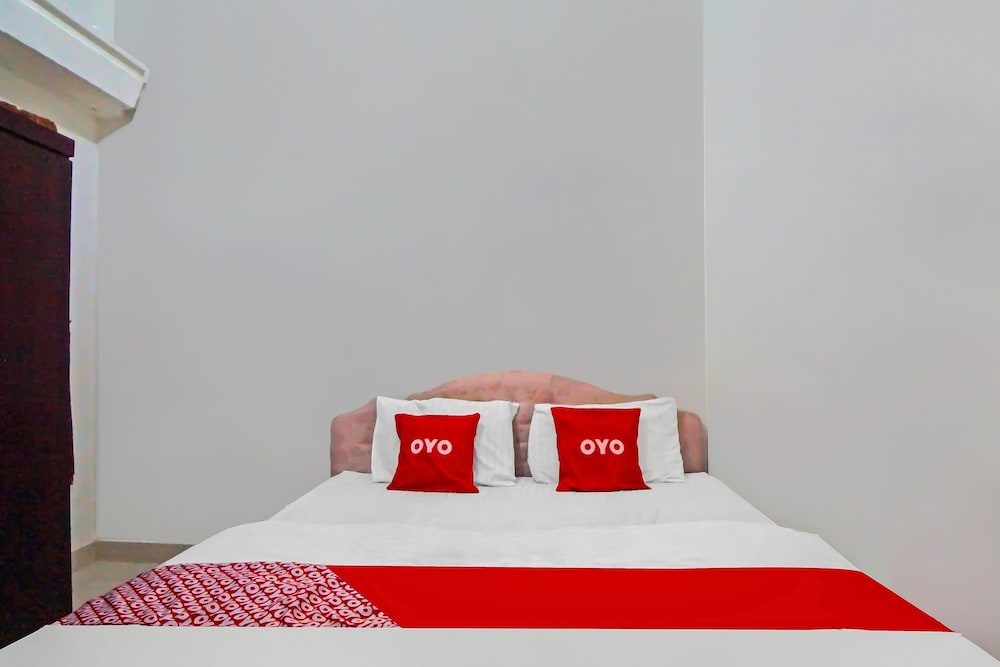 OYO 94077 99 Residence 8/15