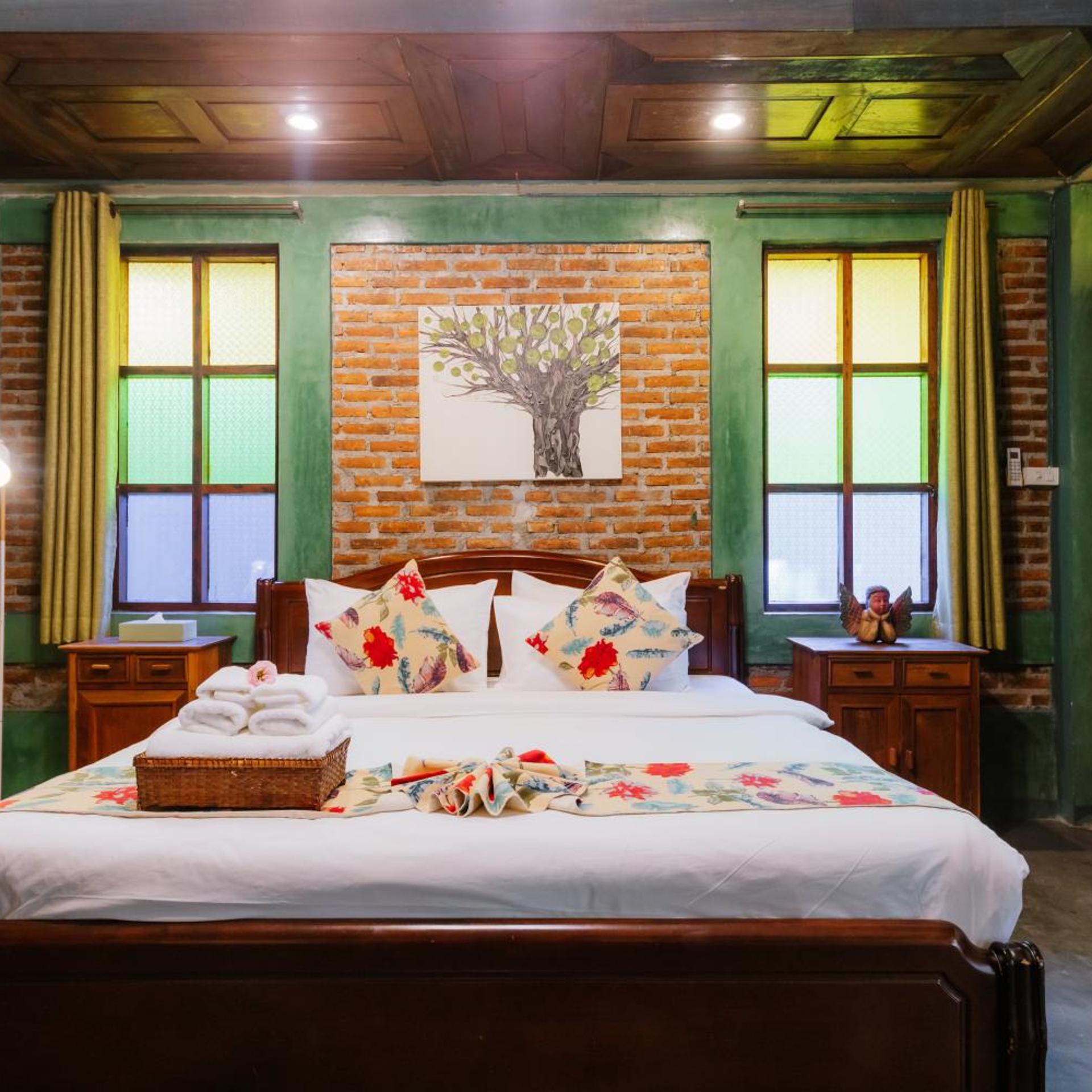 Deluxe, Double Bed, Bathtub