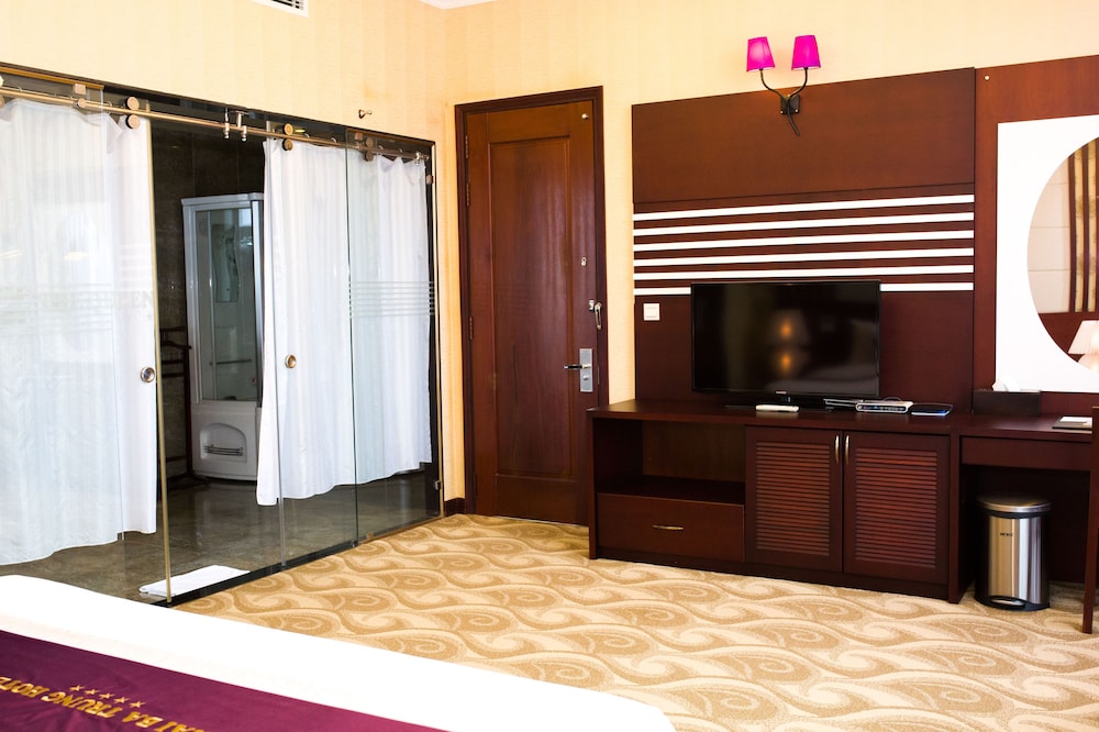 Hai Ba Trung Hotel & Spa 26/38