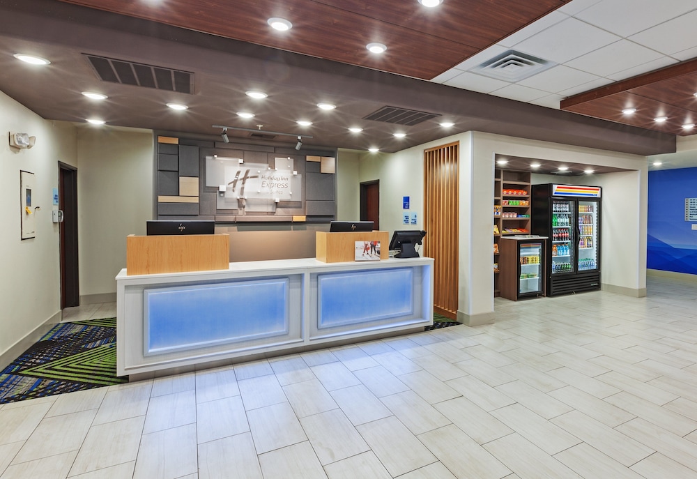 Holiday Inn Express Hotel & Suites Sealy 12/47