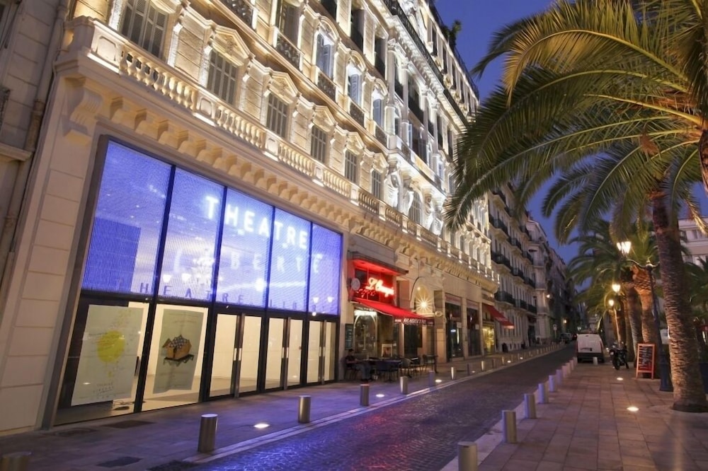 Grand Hôtel Dauphiné 72/75
