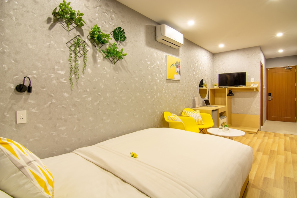 Happy Day Hotel 29/69