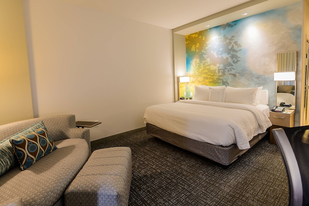 Courtyard By Marriott Lake Jackson 18/58