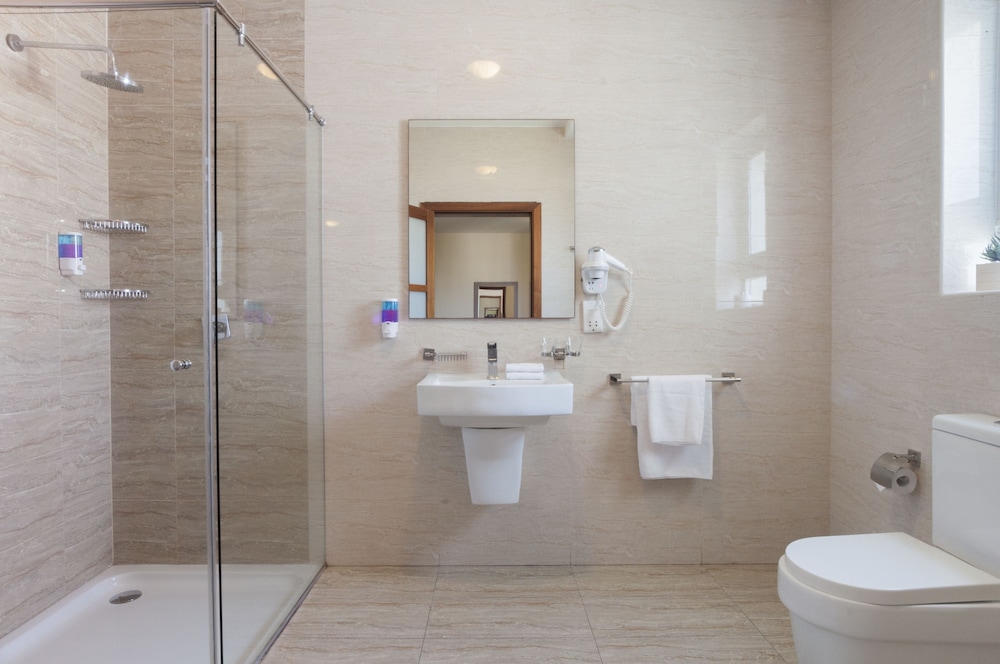 Blubay Apartments By St Hotels 12/48