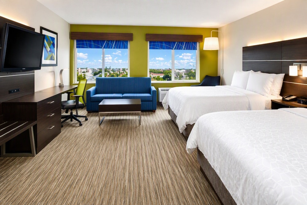 Suite, Multiple Beds