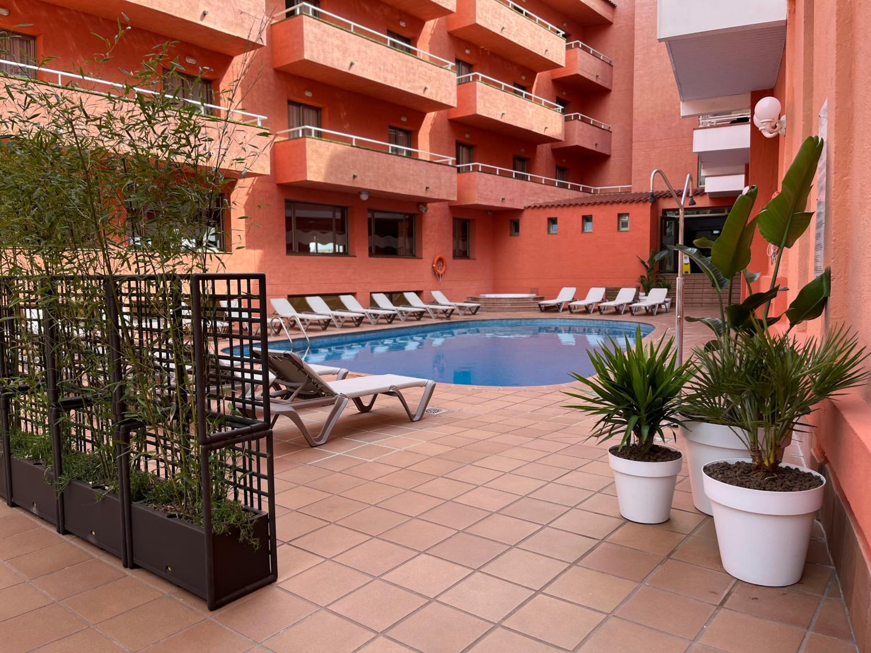 Tossa Beach Hotel 8/62