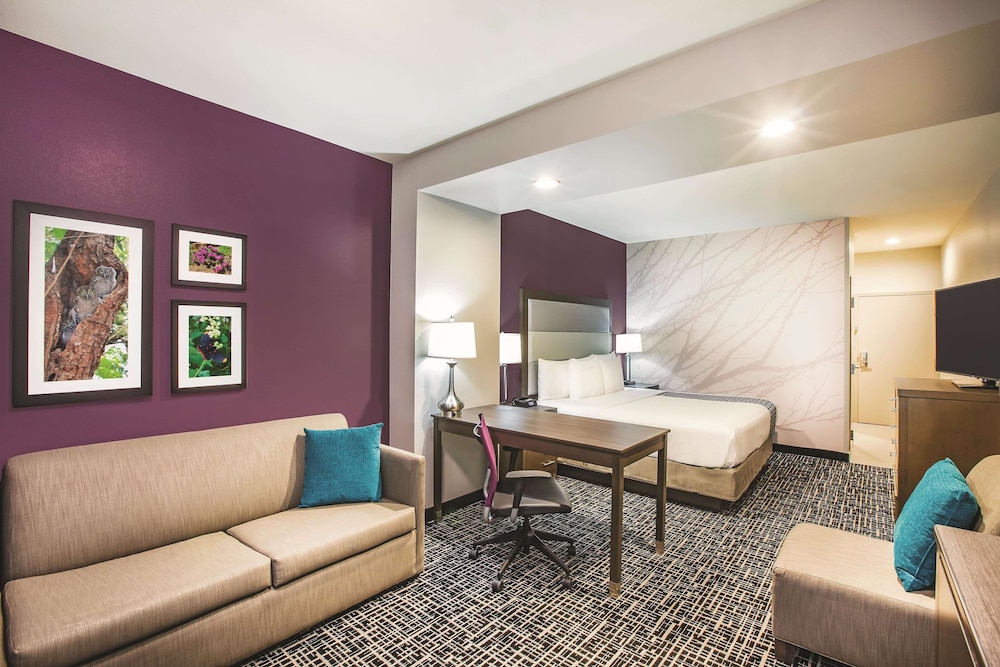 La Quinta Inn Suites By Wyndham Mcallen La Plaza Mall 20/62