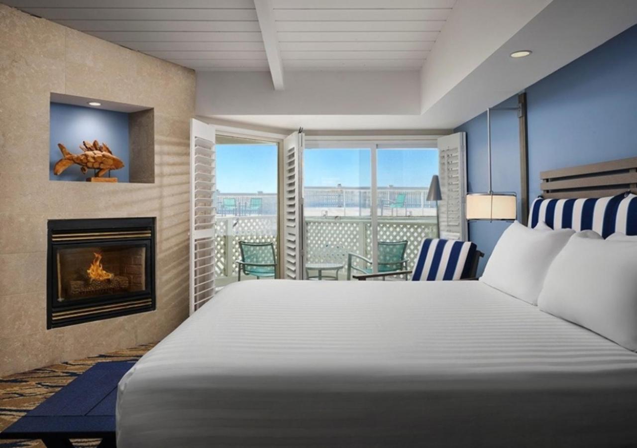 Room, King Bed, Partial Bay View