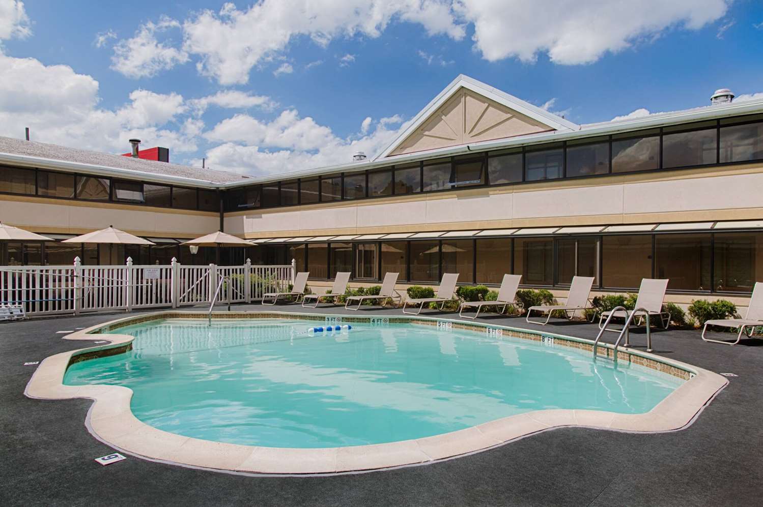 Ramada by Wyndham Boston 12/16