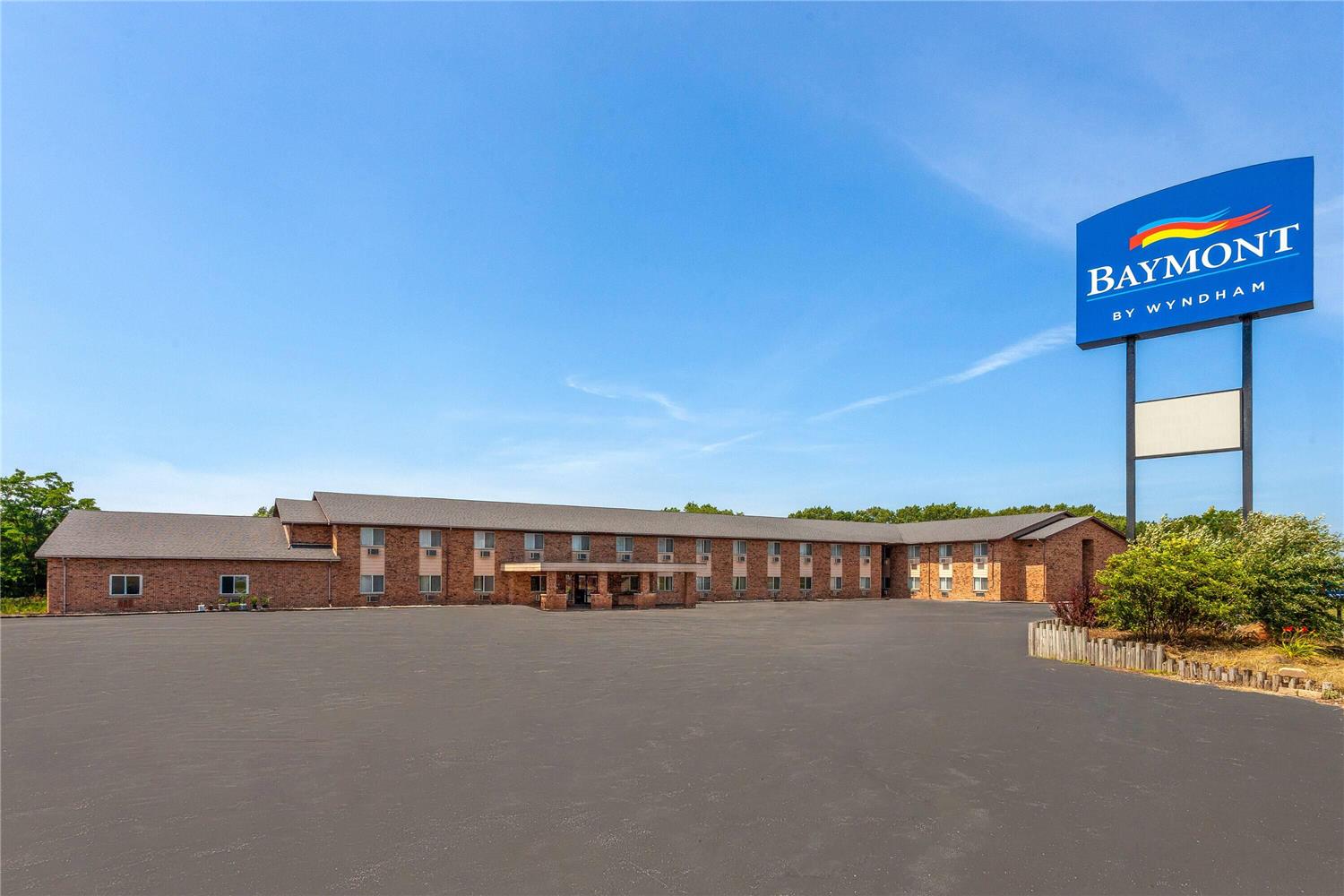 Baymont by Wyndham Manistee 7/42
