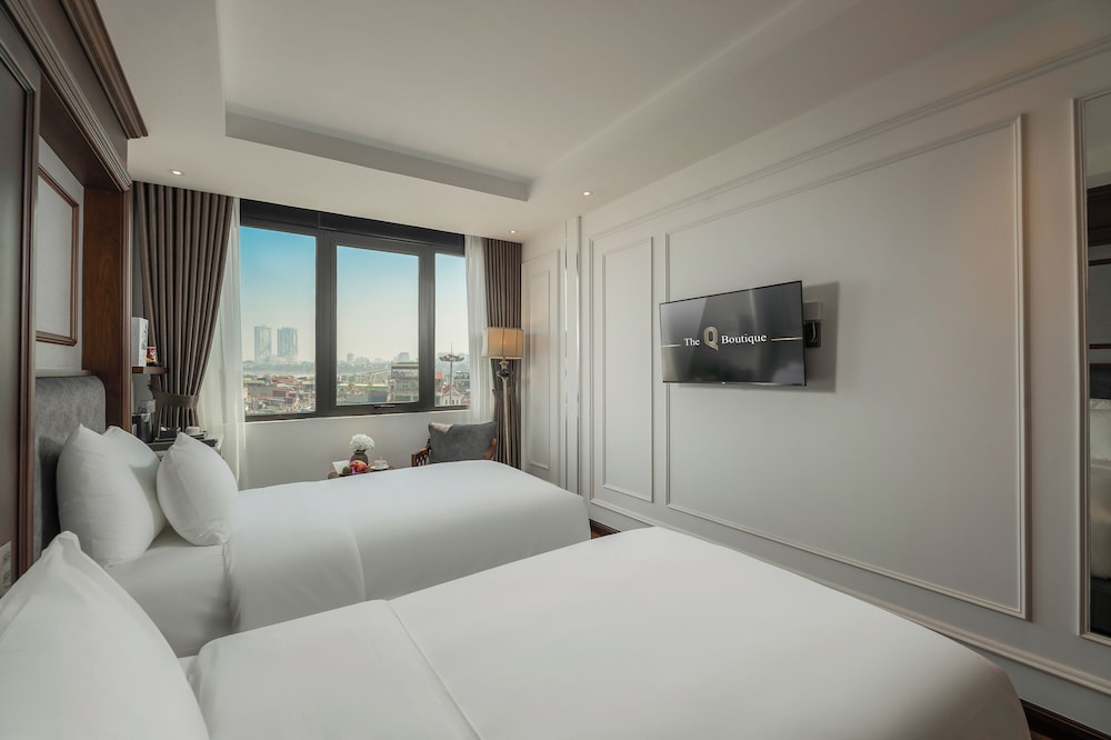 EXECUTIVE, DOUBLE OR TWIN BED