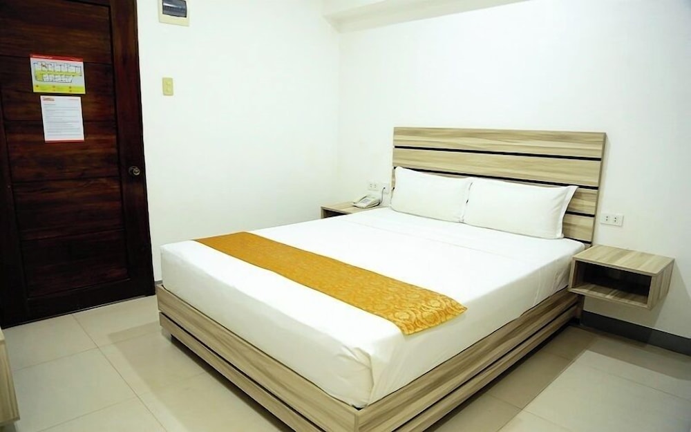 Travelbee Fuente Inn 26/52