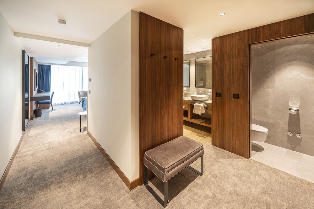 Riva Luxury Hotel 69/69