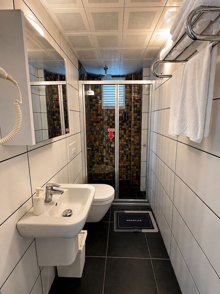 Calis Hotel 46/48