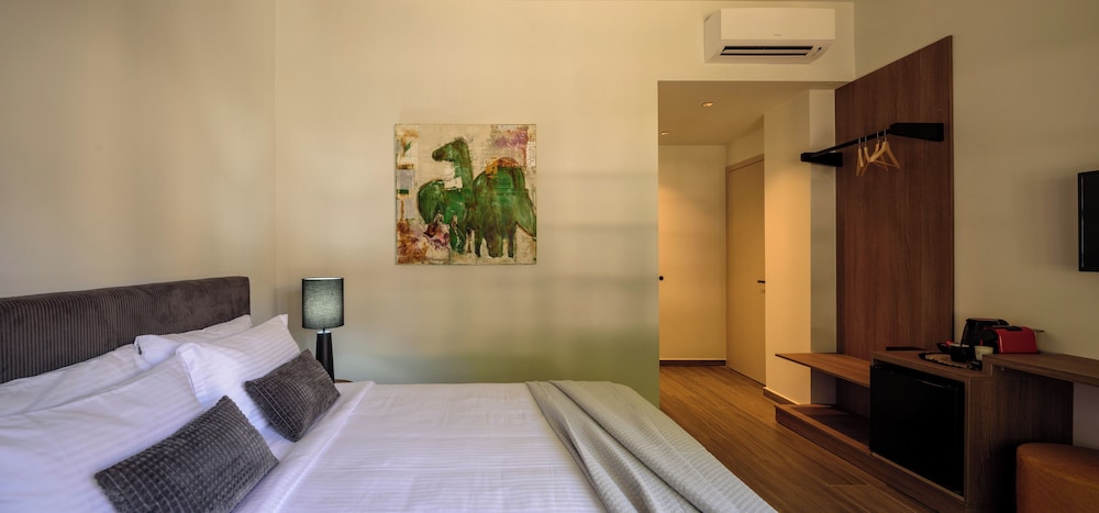 Arthur Suites 23/60