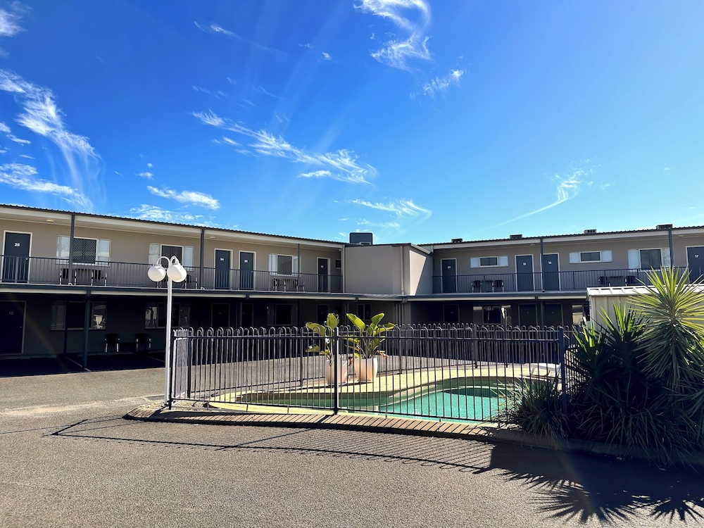 Boulevard Lodge 57/60