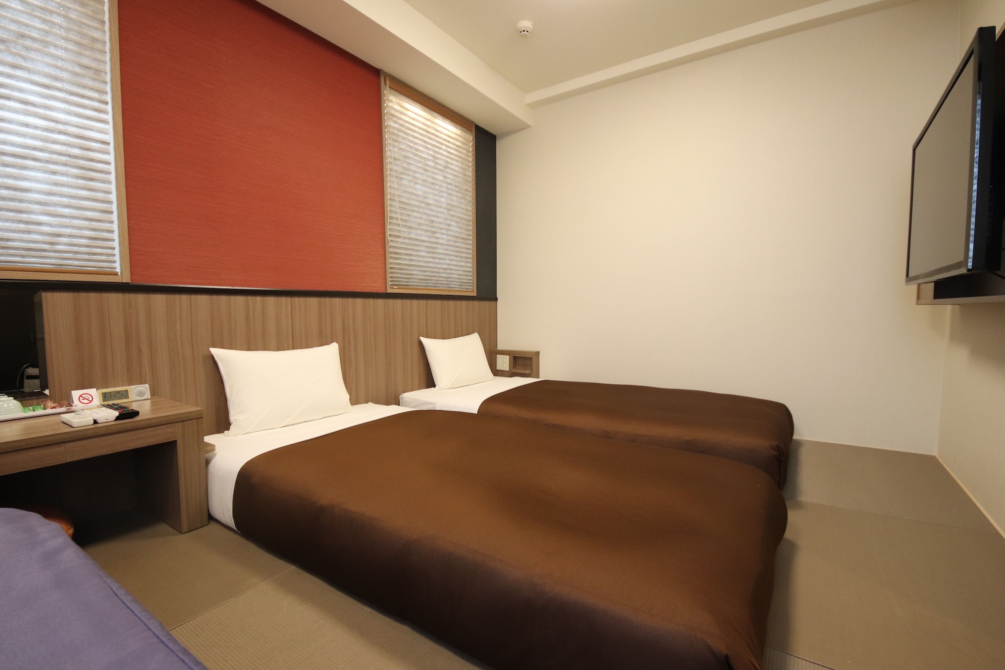 JAPANESE, TWIN BEDS