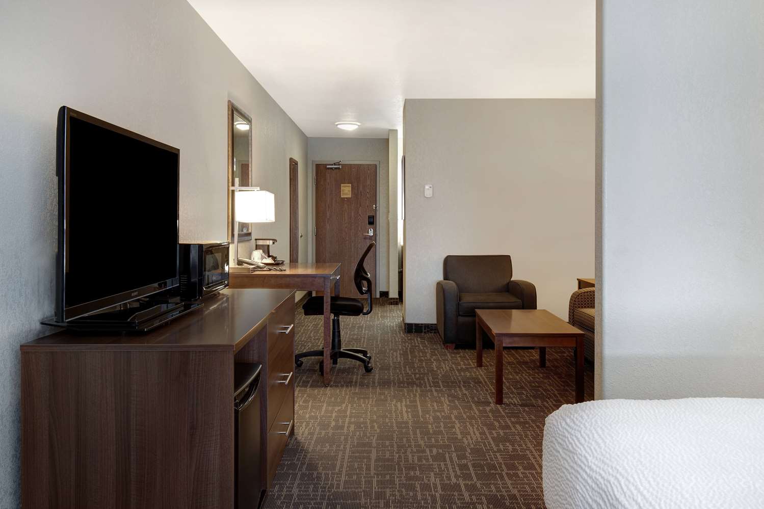 Days Inn & Suites by Wyndham Yorkton 28/38