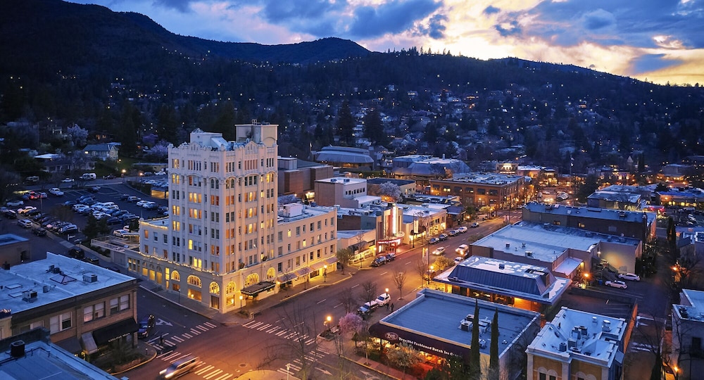 Ashland Springs Hotel 44/62