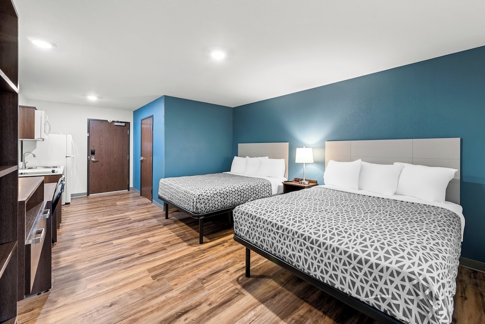 Woodspring Suites Kansas City Airport 12/28
